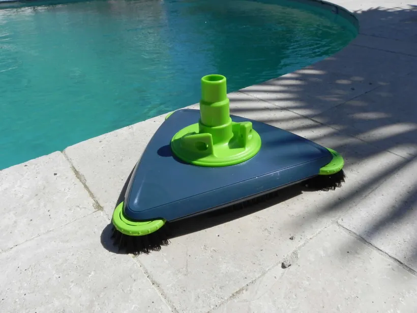 BALAI LINER TRIANGULAIRE YZAKI 1 BALAI LINER TRIANGULAIRE YZAKI